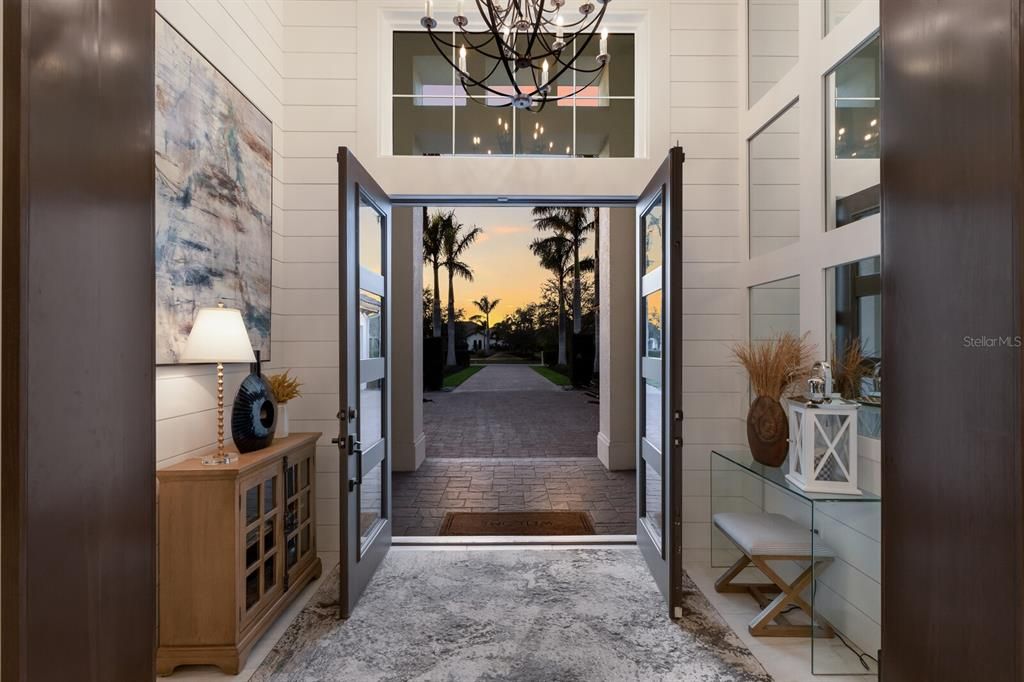 合同活跃: $2,500,000 (3 贝兹, 3 浴室, 3346 平方英尺)