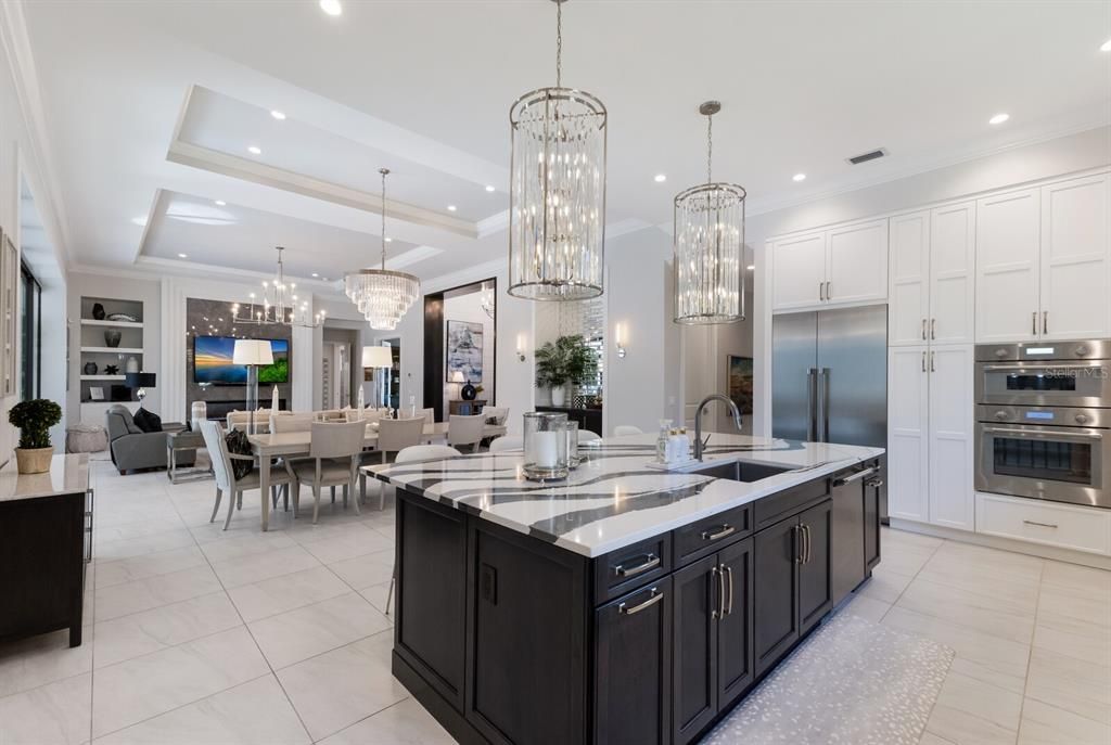 合同活跃: $2,500,000 (3 贝兹, 3 浴室, 3346 平方英尺)