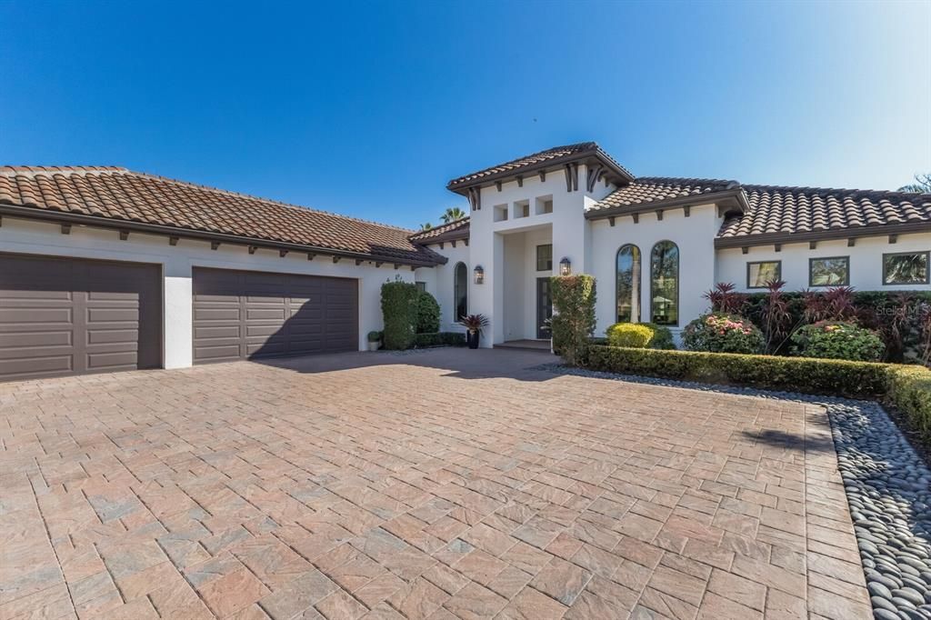 合同活跃: $2,500,000 (3 贝兹, 3 浴室, 3346 平方英尺)