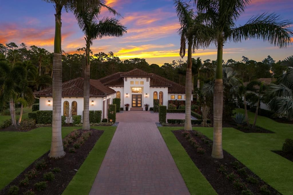 合同活跃: $2,500,000 (3 贝兹, 3 浴室, 3346 平方英尺)