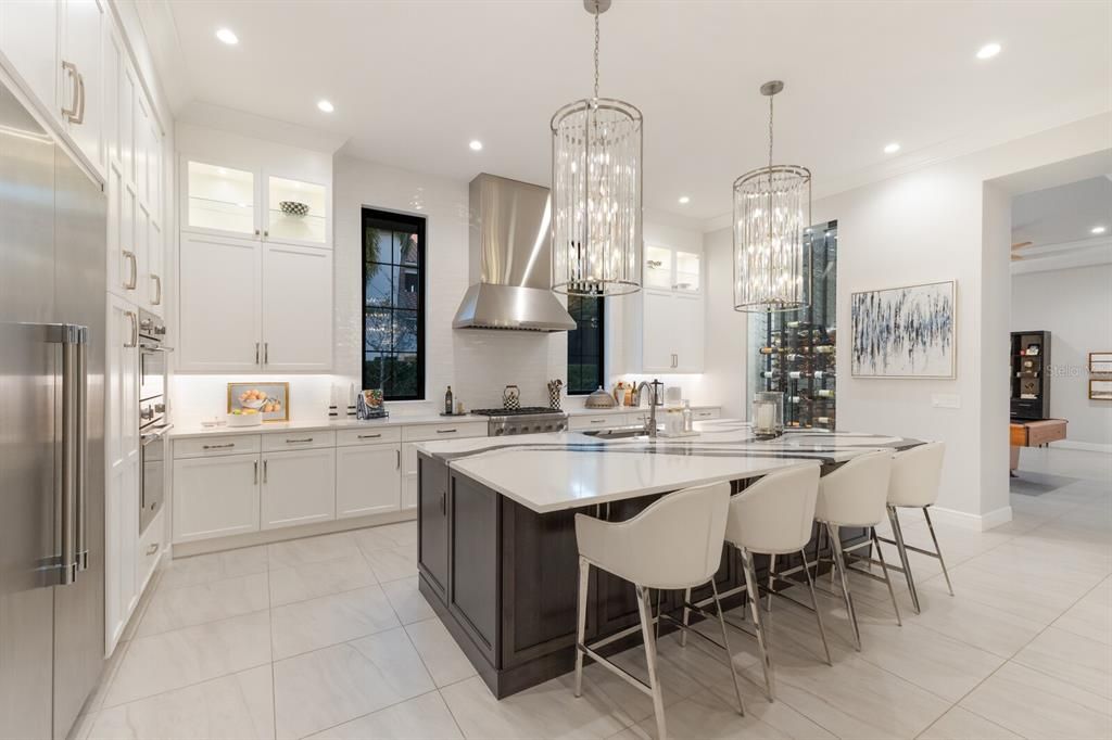 合同活跃: $2,500,000 (3 贝兹, 3 浴室, 3346 平方英尺)