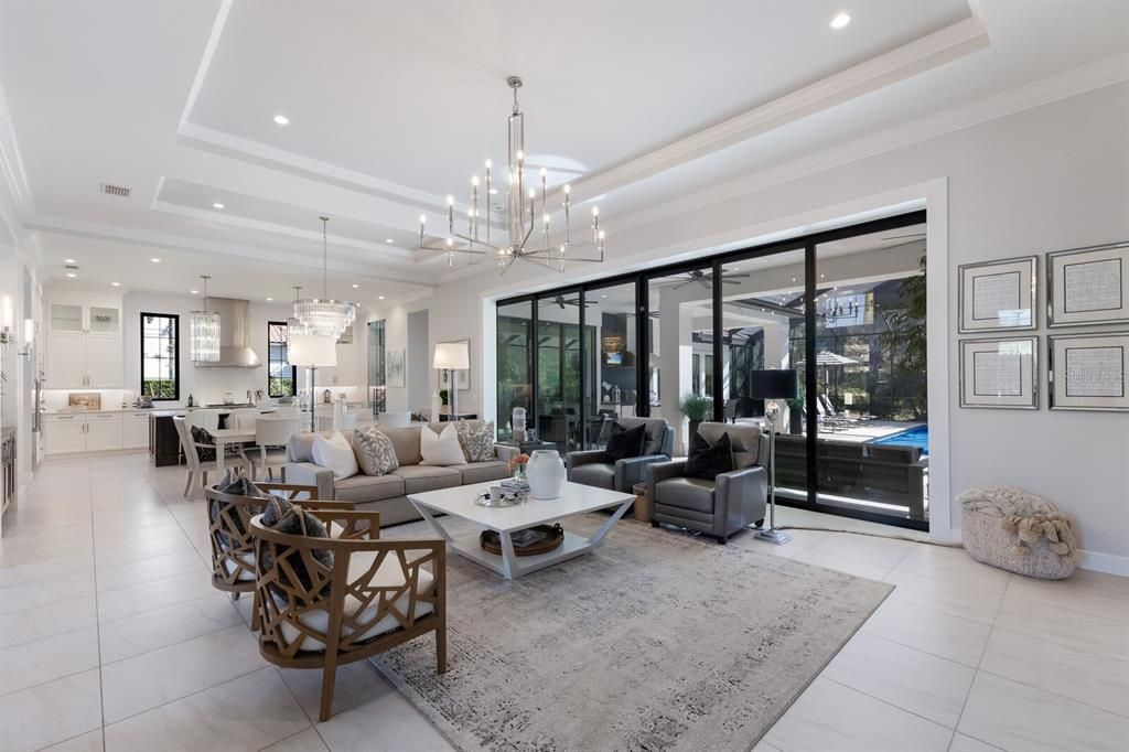 合同活跃: $2,500,000 (3 贝兹, 3 浴室, 3346 平方英尺)