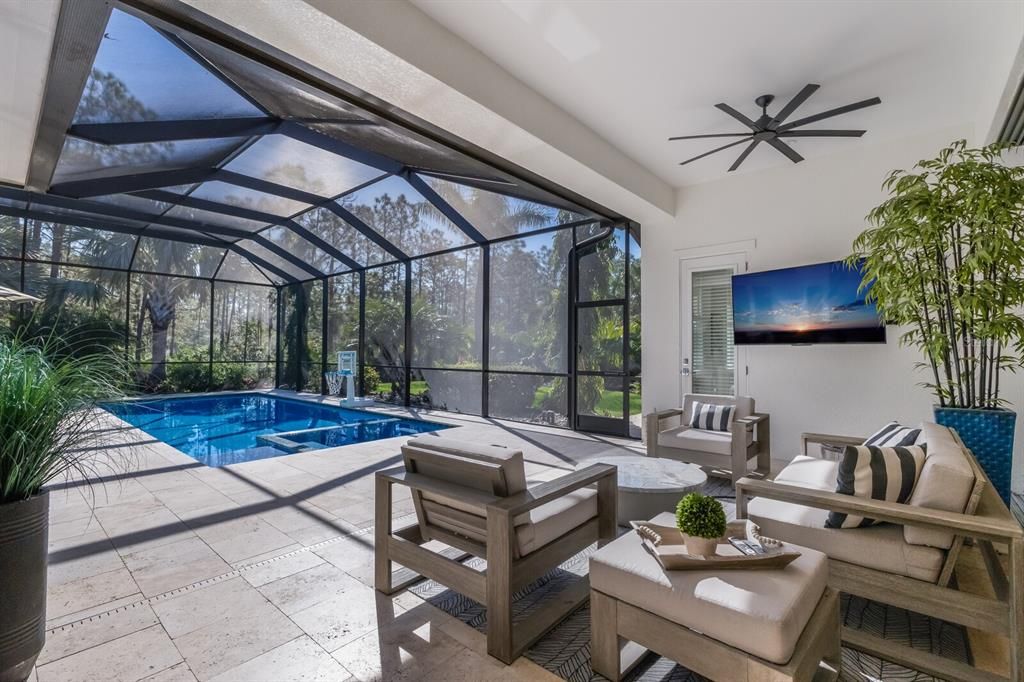 合同活跃: $2,500,000 (3 贝兹, 3 浴室, 3346 平方英尺)