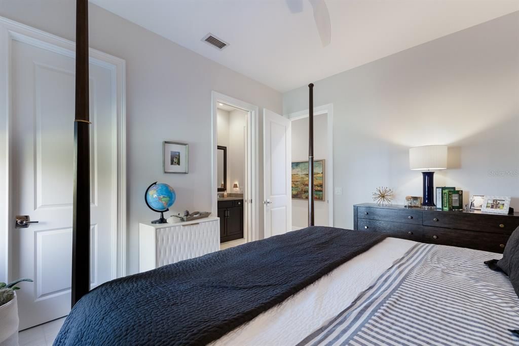 合同活跃: $2,500,000 (3 贝兹, 3 浴室, 3346 平方英尺)