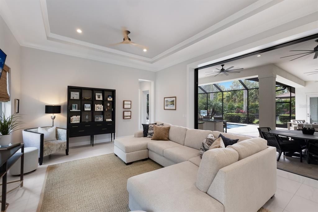 合同活跃: $2,500,000 (3 贝兹, 3 浴室, 3346 平方英尺)