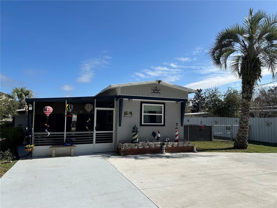 Recently Sold: $99,500 (3 beds, 2 baths, 672 Square Feet)