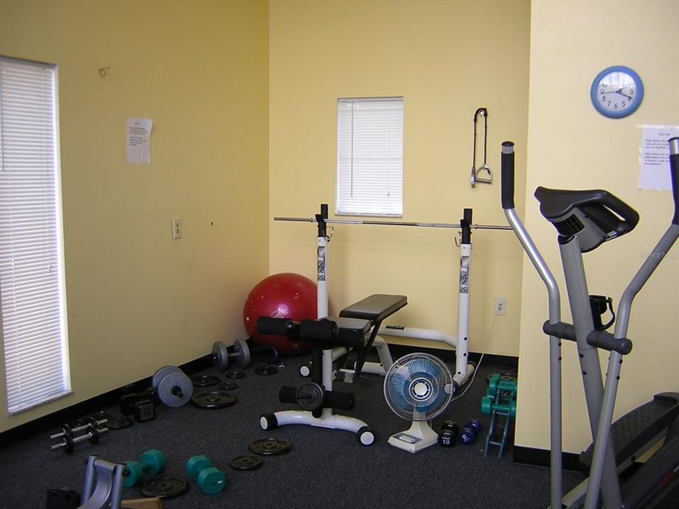 For Rent: $1,425 (1 beds, 1 baths, 747 Square Feet)