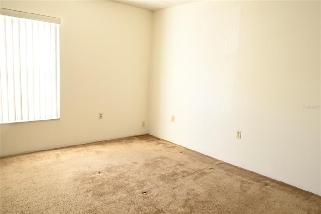 For Rent: $1,425 (1 beds, 1 baths, 747 Square Feet)