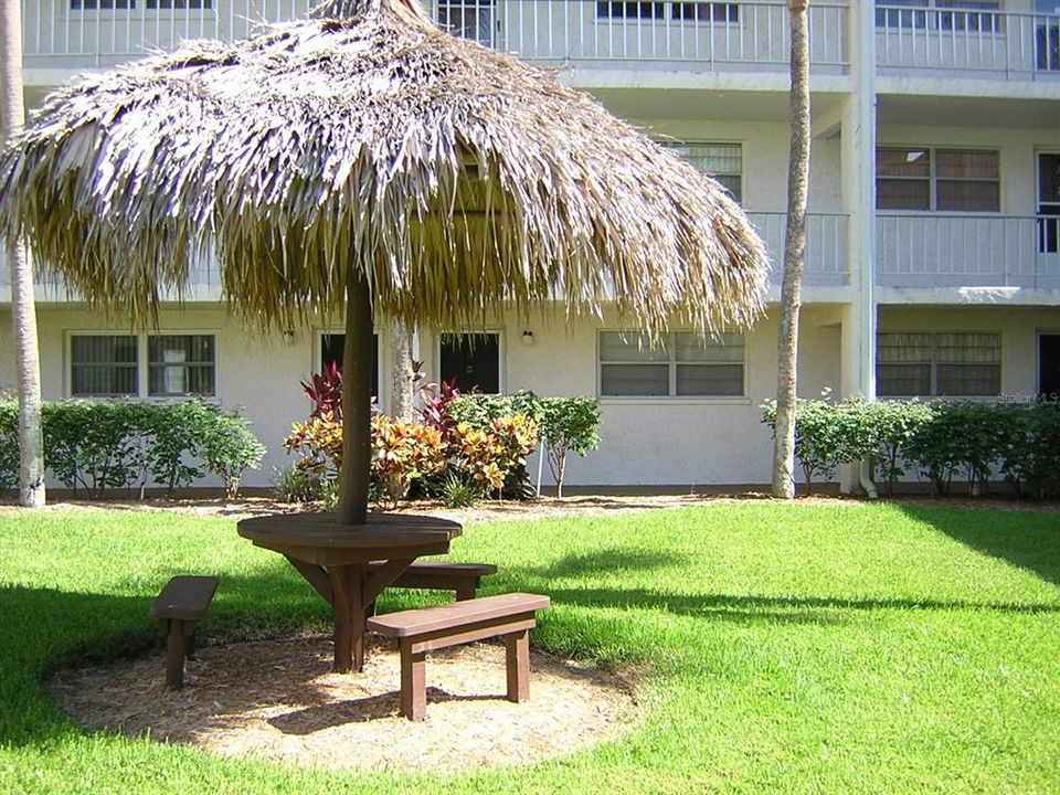 For Rent: $1,425 (1 beds, 1 baths, 747 Square Feet)