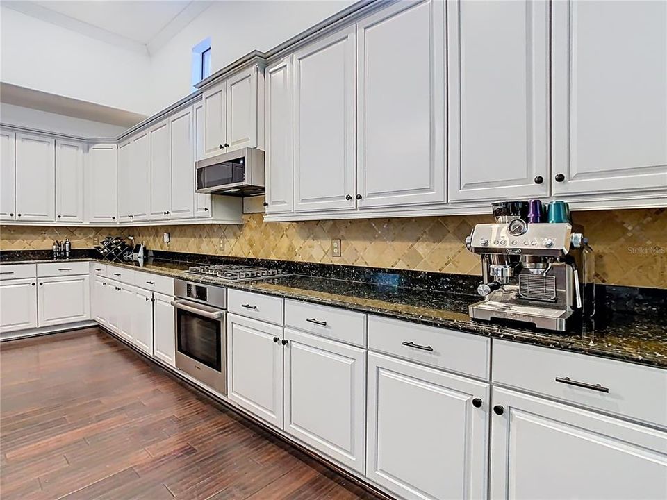 For Sale: $649,900 (4 beds, 3 baths, 3175 Square Feet)