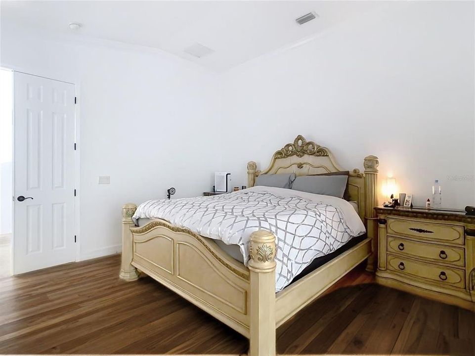 For Sale: $649,900 (4 beds, 3 baths, 3175 Square Feet)