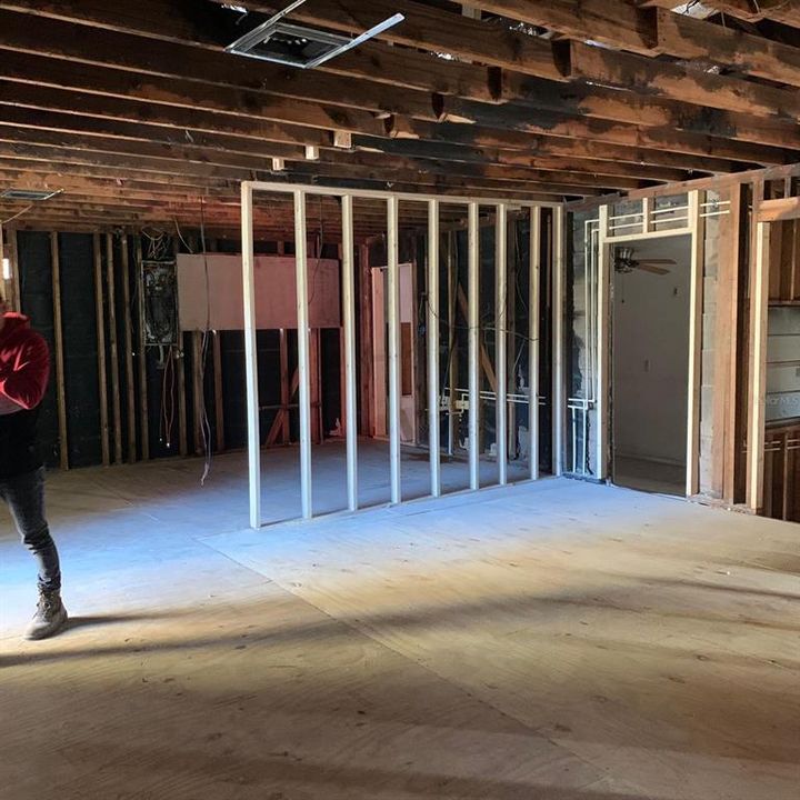 For Sale: $110,000 (3 beds, 2 baths, 1088 Square Feet)