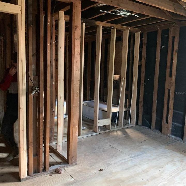 For Sale: $110,000 (3 beds, 2 baths, 1088 Square Feet)