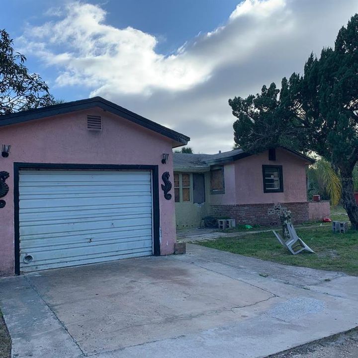 For Sale: $110,000 (3 beds, 2 baths, 1088 Square Feet)