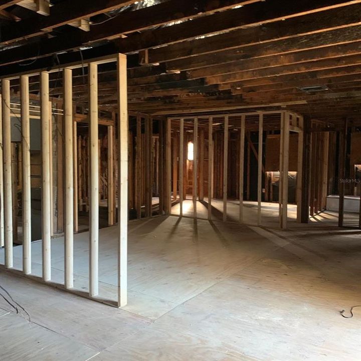 For Sale: $110,000 (3 beds, 2 baths, 1088 Square Feet)