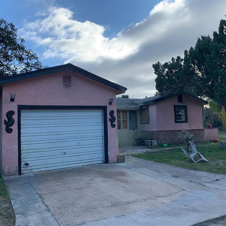 For Sale: $110,000 (3 beds, 2 baths, 1088 Square Feet)