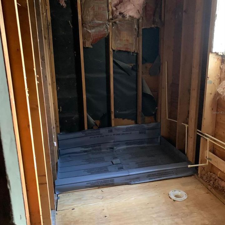 For Sale: $110,000 (3 beds, 2 baths, 1088 Square Feet)