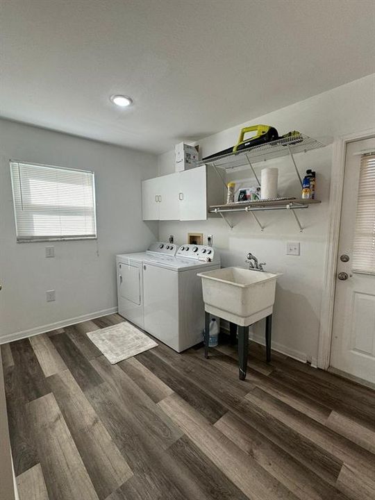 For Rent: $2,500 (3 beds, 2 baths, 2040 Square Feet)