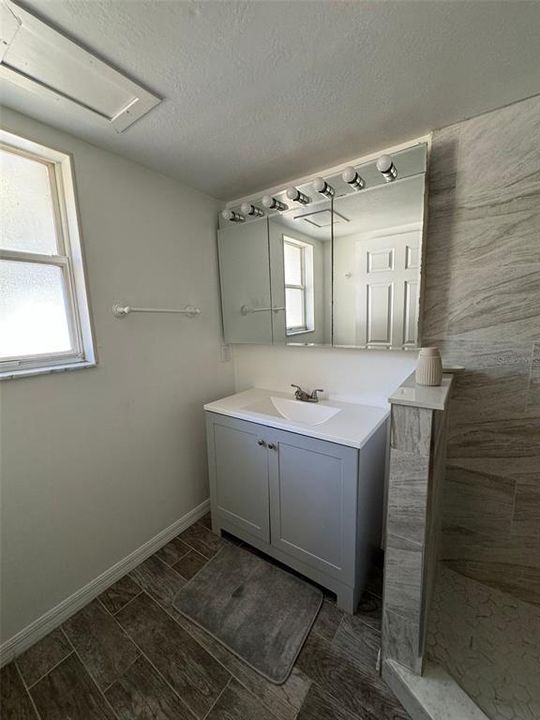 For Rent: $2,500 (3 beds, 2 baths, 2040 Square Feet)