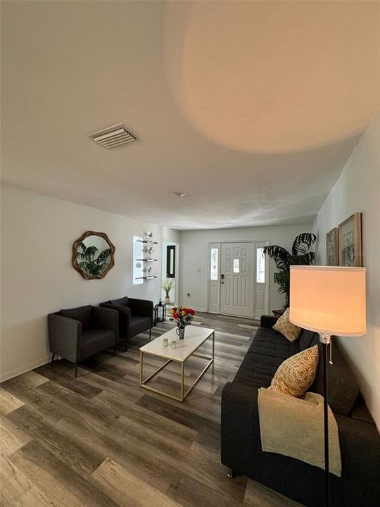 For Rent: $2,500 (3 beds, 2 baths, 2040 Square Feet)