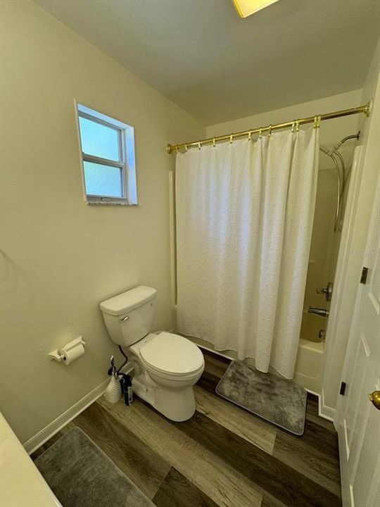 For Rent: $2,500 (3 beds, 2 baths, 2040 Square Feet)