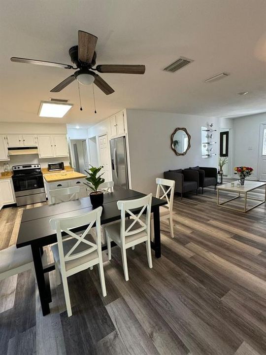 For Rent: $2,500 (3 beds, 2 baths, 2040 Square Feet)