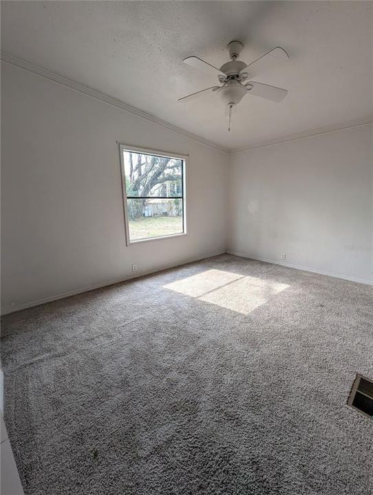 Под контрактом: $199,000 (3 спален, 2 ванн, 1512 Квадратных фут)