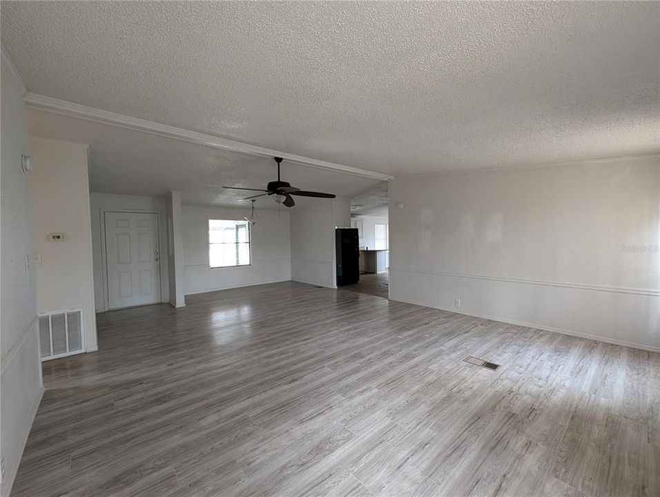 Под контрактом: $199,000 (3 спален, 2 ванн, 1512 Квадратных фут)