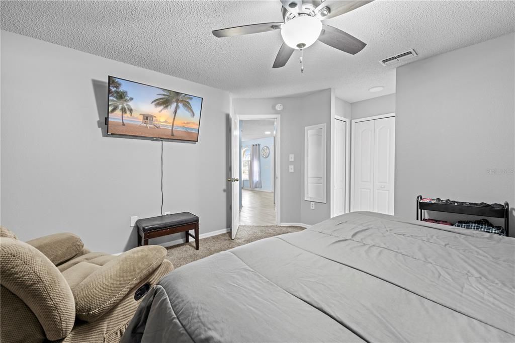 Active With Contract: $295,000 (4 beds, 2 baths, 1604 Square Feet)