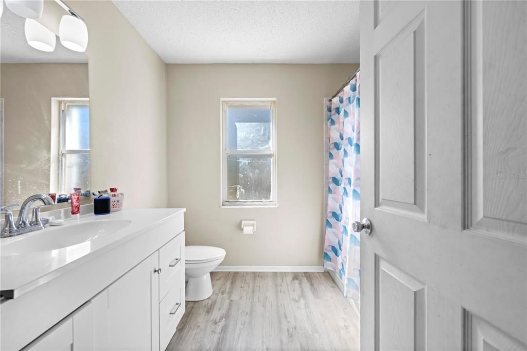 Active With Contract: $295,000 (4 beds, 2 baths, 1604 Square Feet)