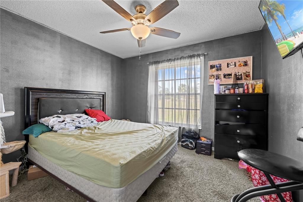 Active With Contract: $295,000 (4 beds, 2 baths, 1604 Square Feet)