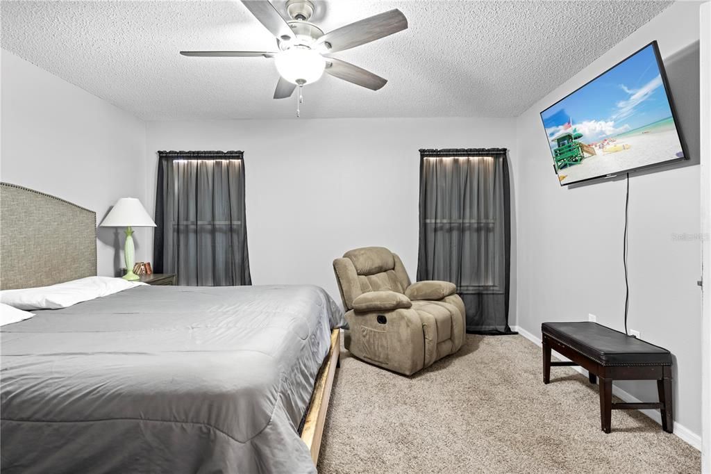 Active With Contract: $295,000 (4 beds, 2 baths, 1604 Square Feet)