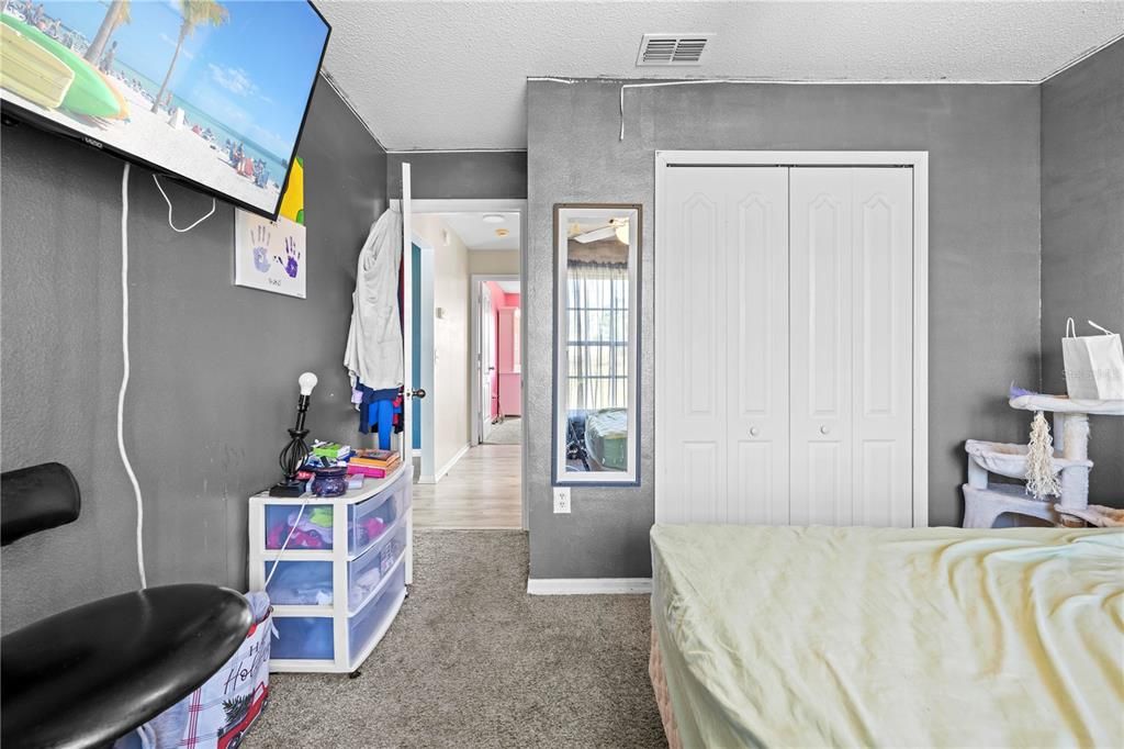 Active With Contract: $295,000 (4 beds, 2 baths, 1604 Square Feet)