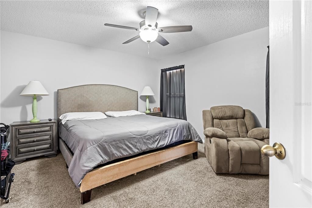 Active With Contract: $295,000 (4 beds, 2 baths, 1604 Square Feet)