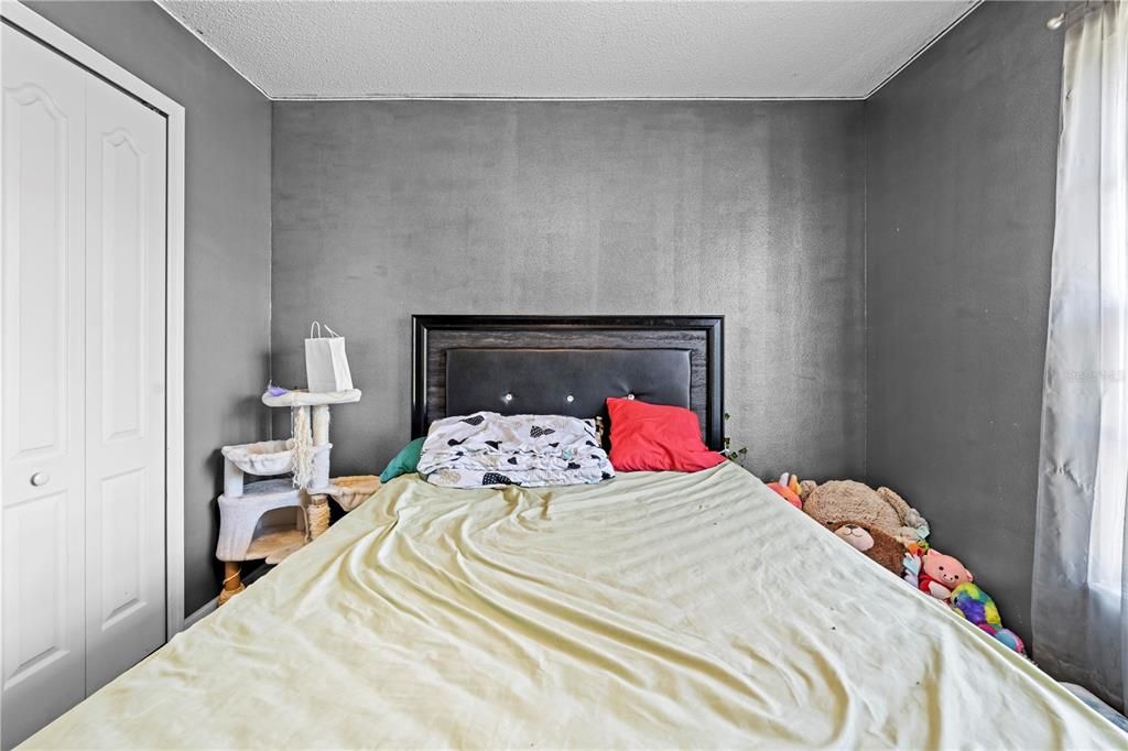 Active With Contract: $295,000 (4 beds, 2 baths, 1604 Square Feet)