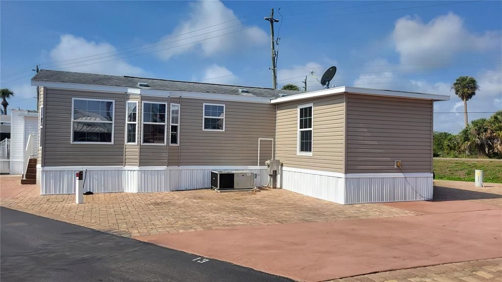 待售: $150,000 (1 贝兹, 1 浴室, 790 平方英尺)