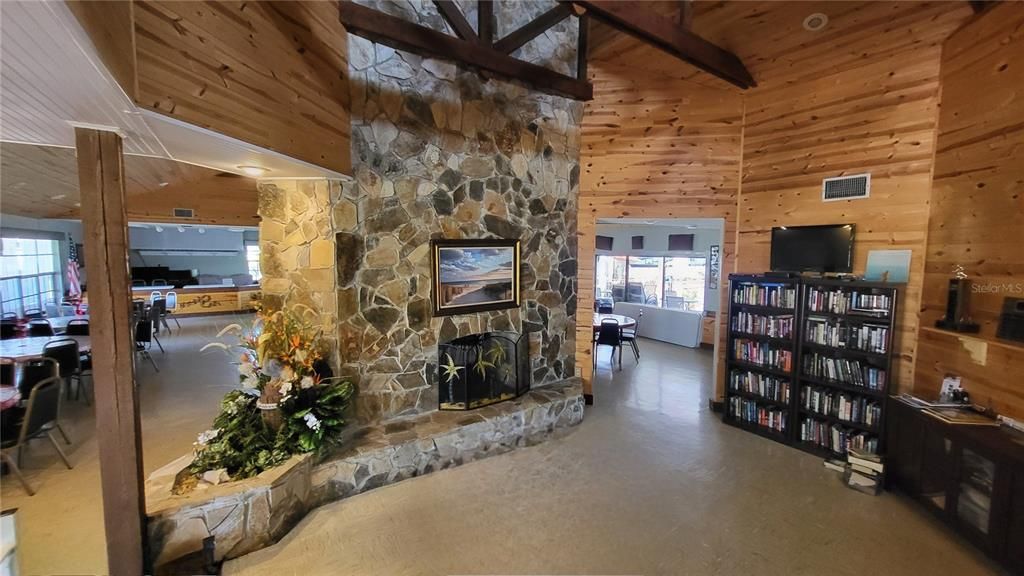 待售: $150,000 (1 贝兹, 1 浴室, 790 平方英尺)