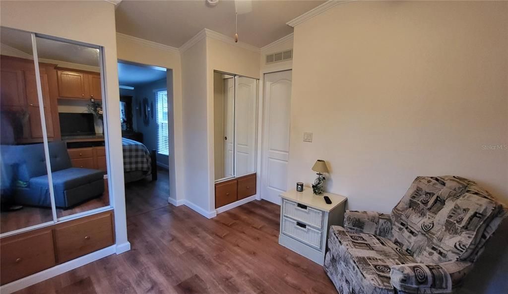 待售: $150,000 (1 贝兹, 1 浴室, 790 平方英尺)