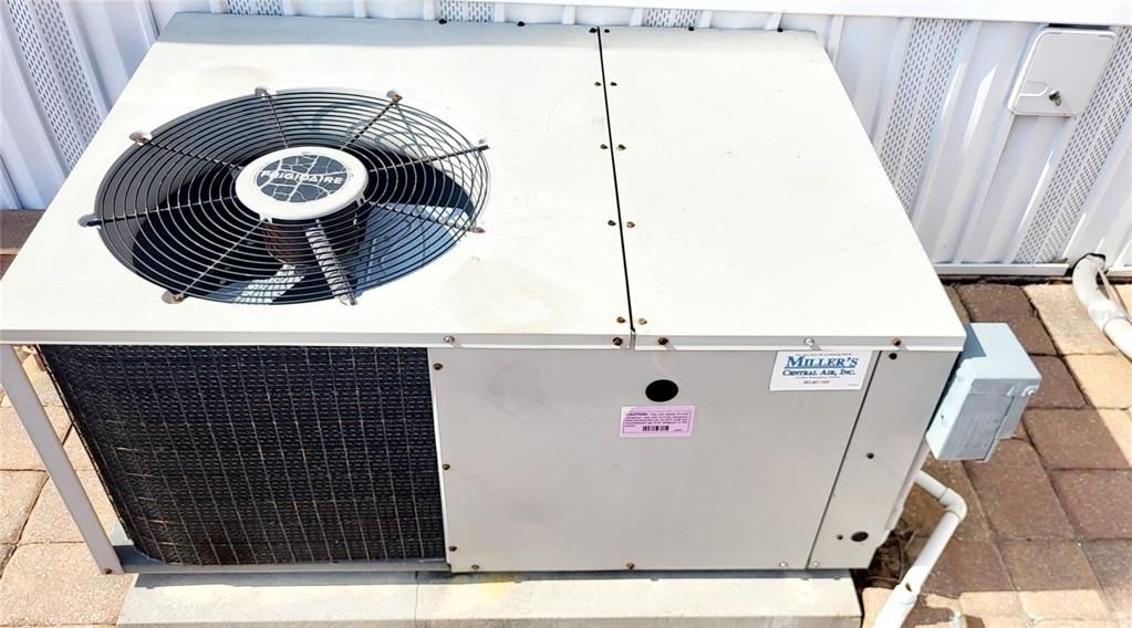 待售: $150,000 (1 贝兹, 1 浴室, 790 平方英尺)