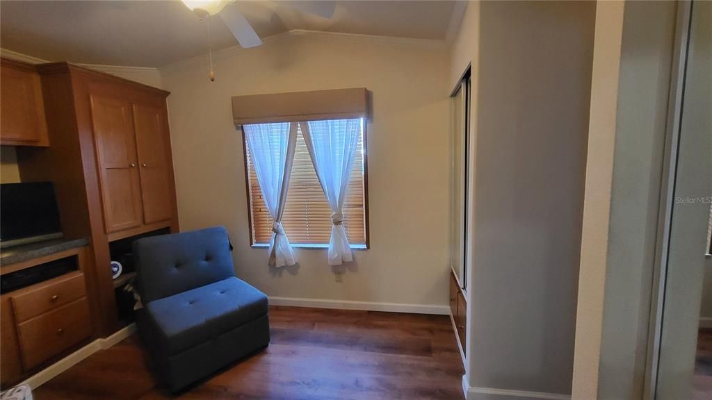 待售: $150,000 (1 贝兹, 1 浴室, 790 平方英尺)