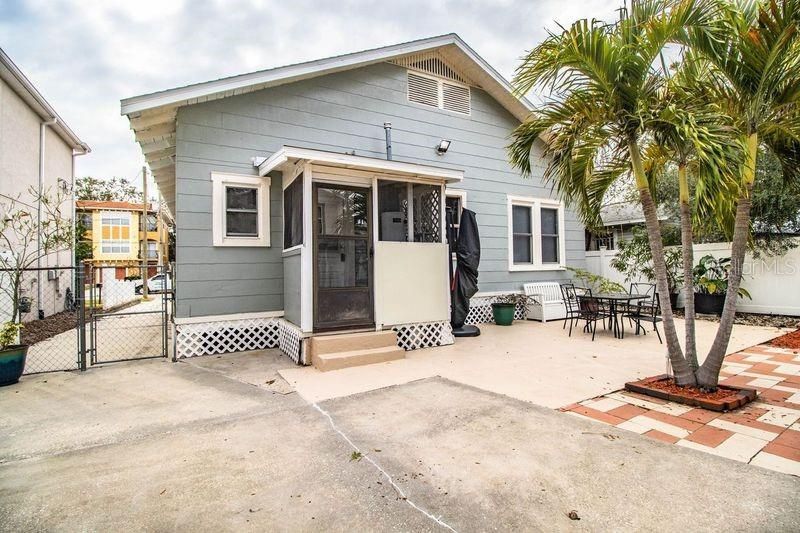 For Sale: $1,399,000 (5 beds, 0 baths, 2900 Square Feet)