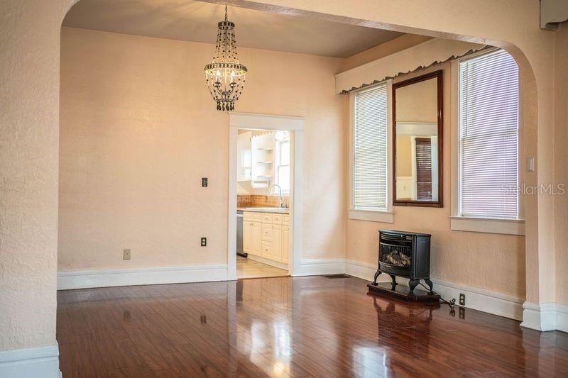 For Sale: $1,399,000 (5 beds, 0 baths, 2900 Square Feet)