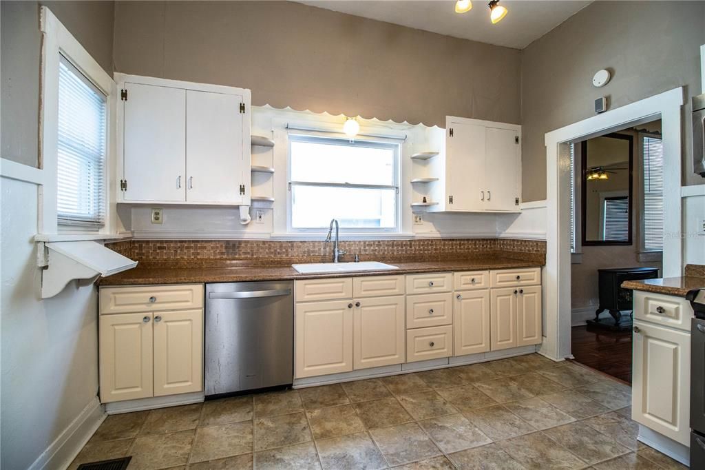 For Sale: $1,399,000 (5 beds, 0 baths, 2900 Square Feet)