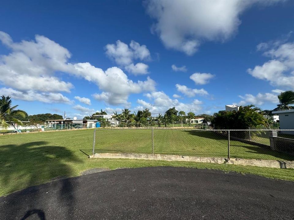 Недавно продано: $112,000 (0.28 acres)