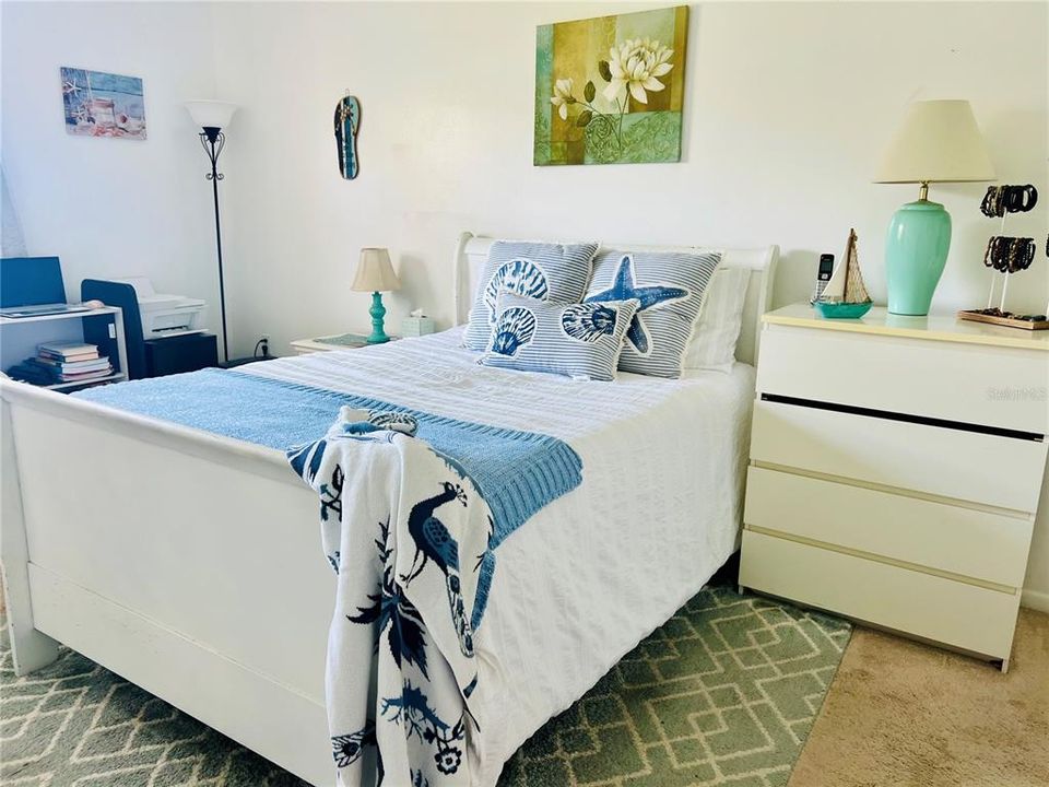 合同活跃: $89,000 (1 贝兹, 1 浴室, 672 平方英尺)