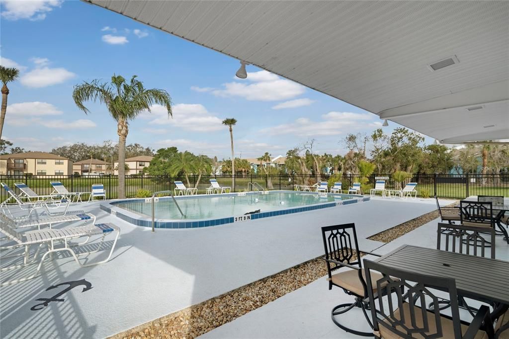 合同活跃: $89,000 (1 贝兹, 1 浴室, 672 平方英尺)