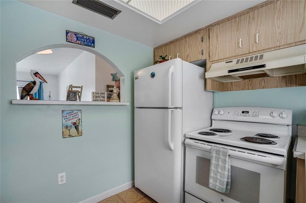 合同活跃: $89,000 (1 贝兹, 1 浴室, 672 平方英尺)