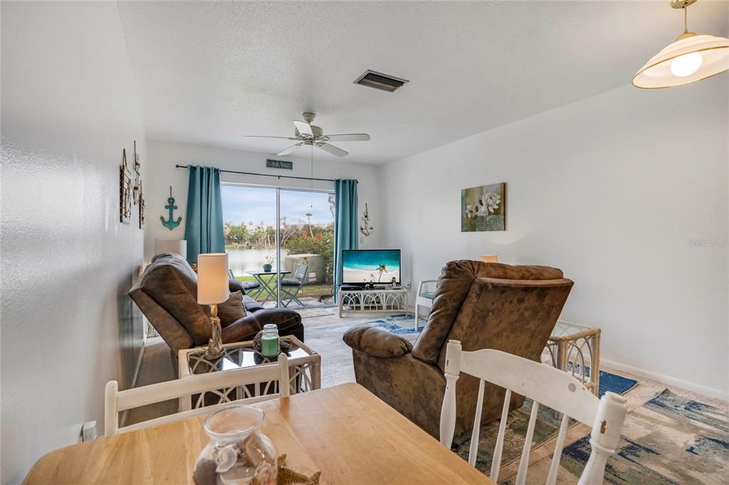 合同活跃: $89,000 (1 贝兹, 1 浴室, 672 平方英尺)