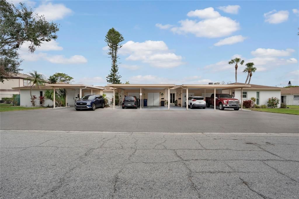 合同活跃: $89,000 (1 贝兹, 1 浴室, 672 平方英尺)