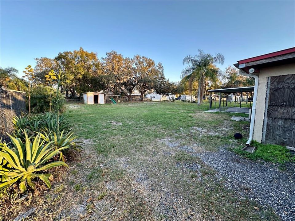 Под контрактом: $299,900 (3 спален, 2 ванн, 2140 Квадратных фут)